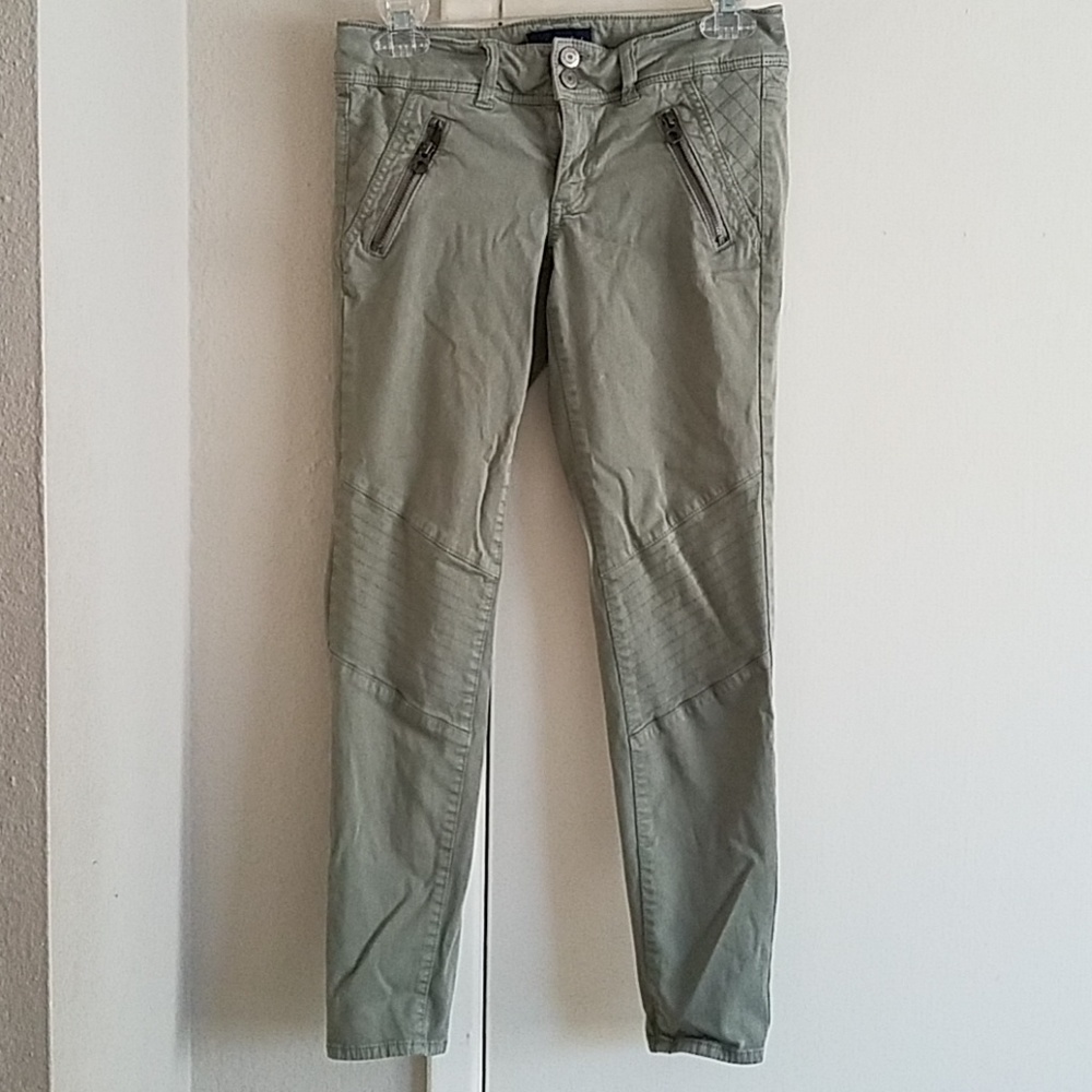 Capri pants